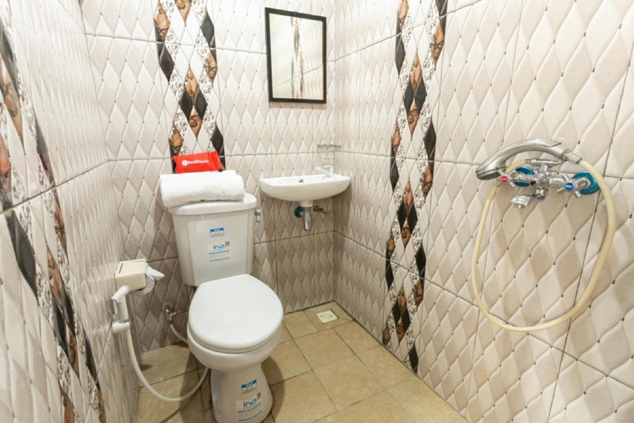 Reddoorz Syariah Near Stadion Manahan Solo 2 Dış mekan fotoğraf