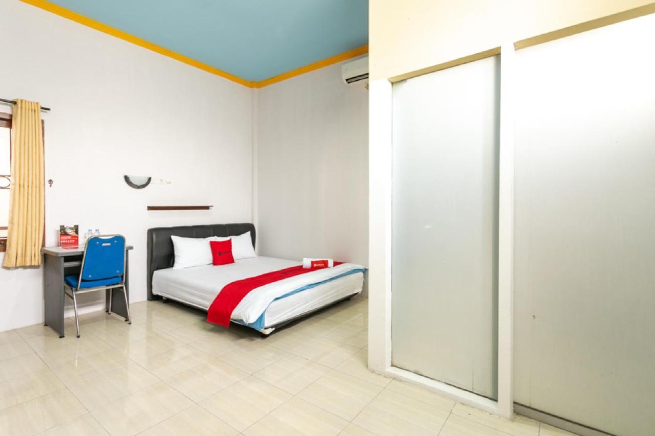 Reddoorz Syariah Near Stadion Manahan Solo 2 Dış mekan fotoğraf