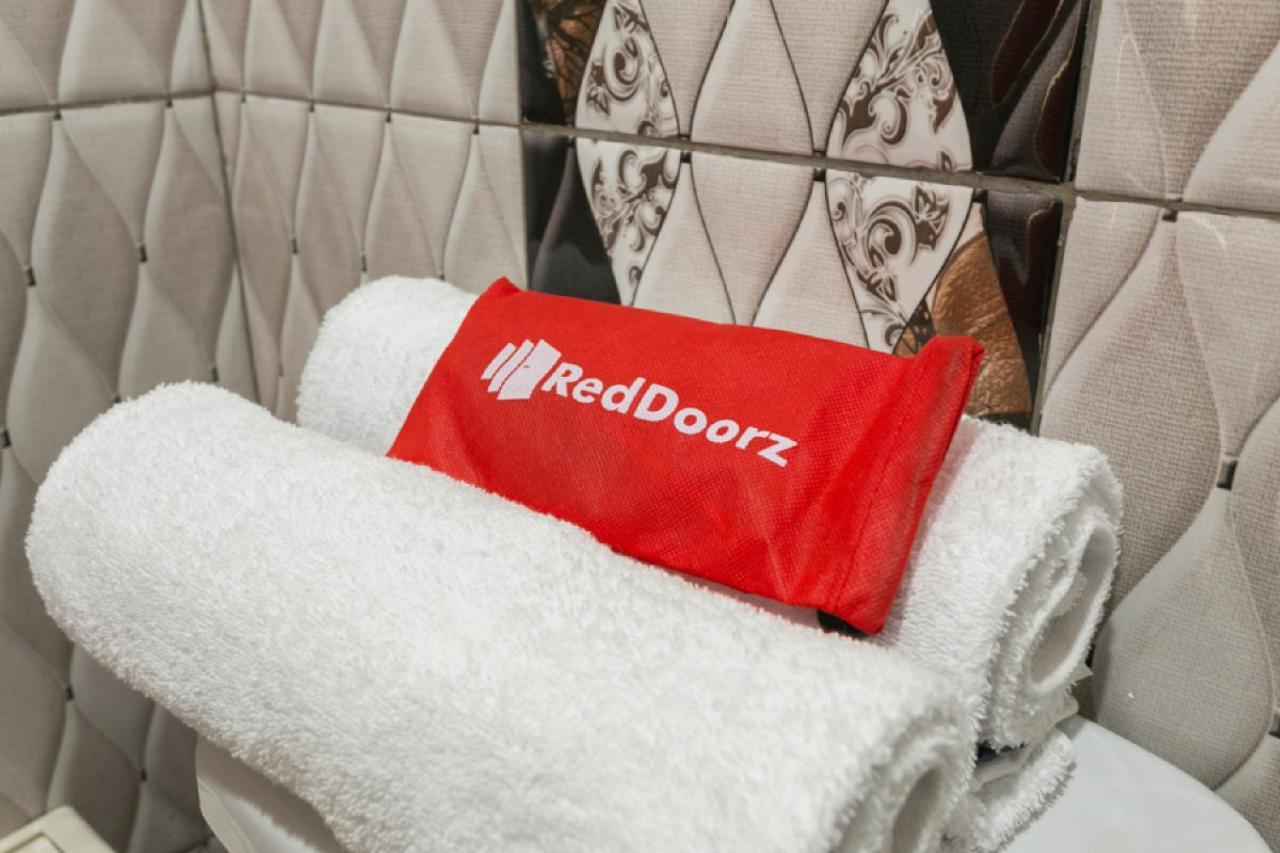 Reddoorz Syariah Near Stadion Manahan Solo 2 Dış mekan fotoğraf