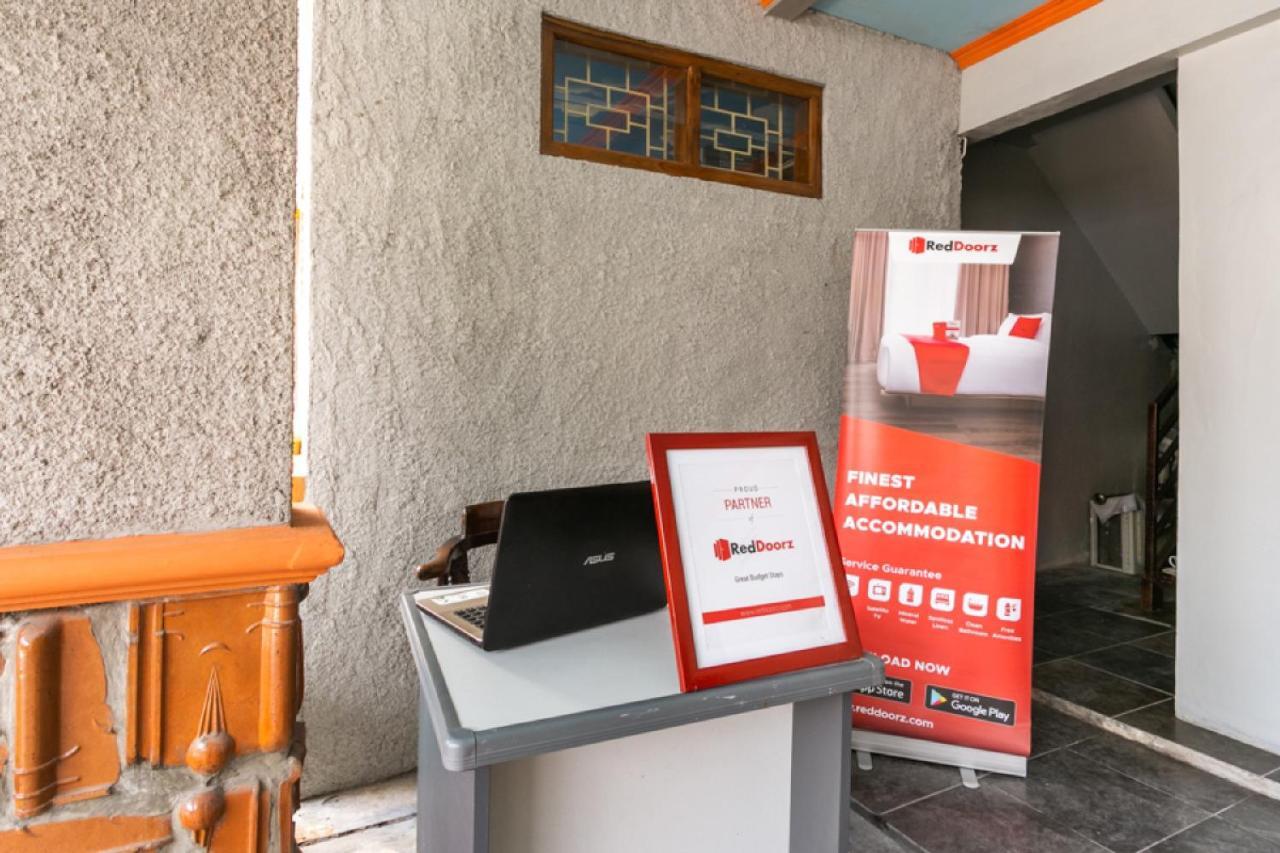 Reddoorz Syariah Near Stadion Manahan Solo 2 Dış mekan fotoğraf